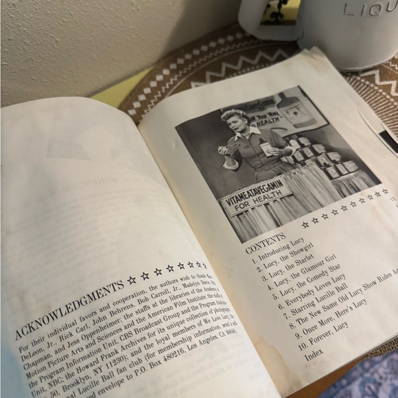 VTG 1980 Loving Lucy Illustrated Tribute Book - Picture 7 of 7